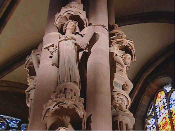 Pilier des anges cath&eacute;drale de Strasbourg